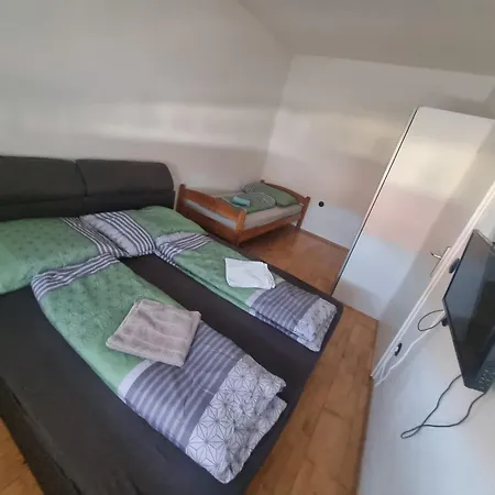 Two Self-check-in, 3km Freeway, Free-parking Playstation Appartement *