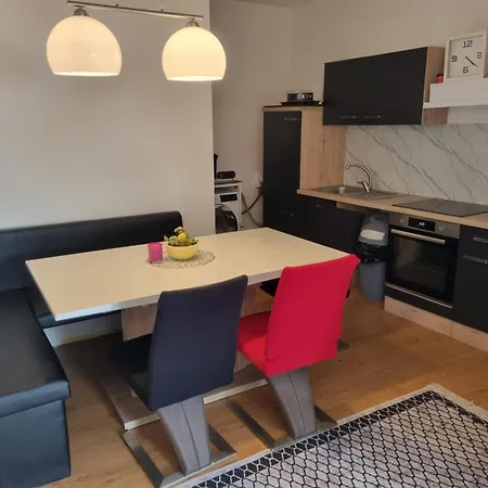 Two Self-check-in, 3km Freeway, Free-parking Playstation Apartament Wolfpassing an Der Hochleithen