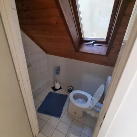 Two Self-check-in, 3km Freeway, Free-parking Playstation Apartmán