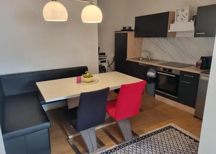 Two Self-check-in, 3km Freeway, Free-parking Playstation Apartament Wolfpassing an Der Hochleithen